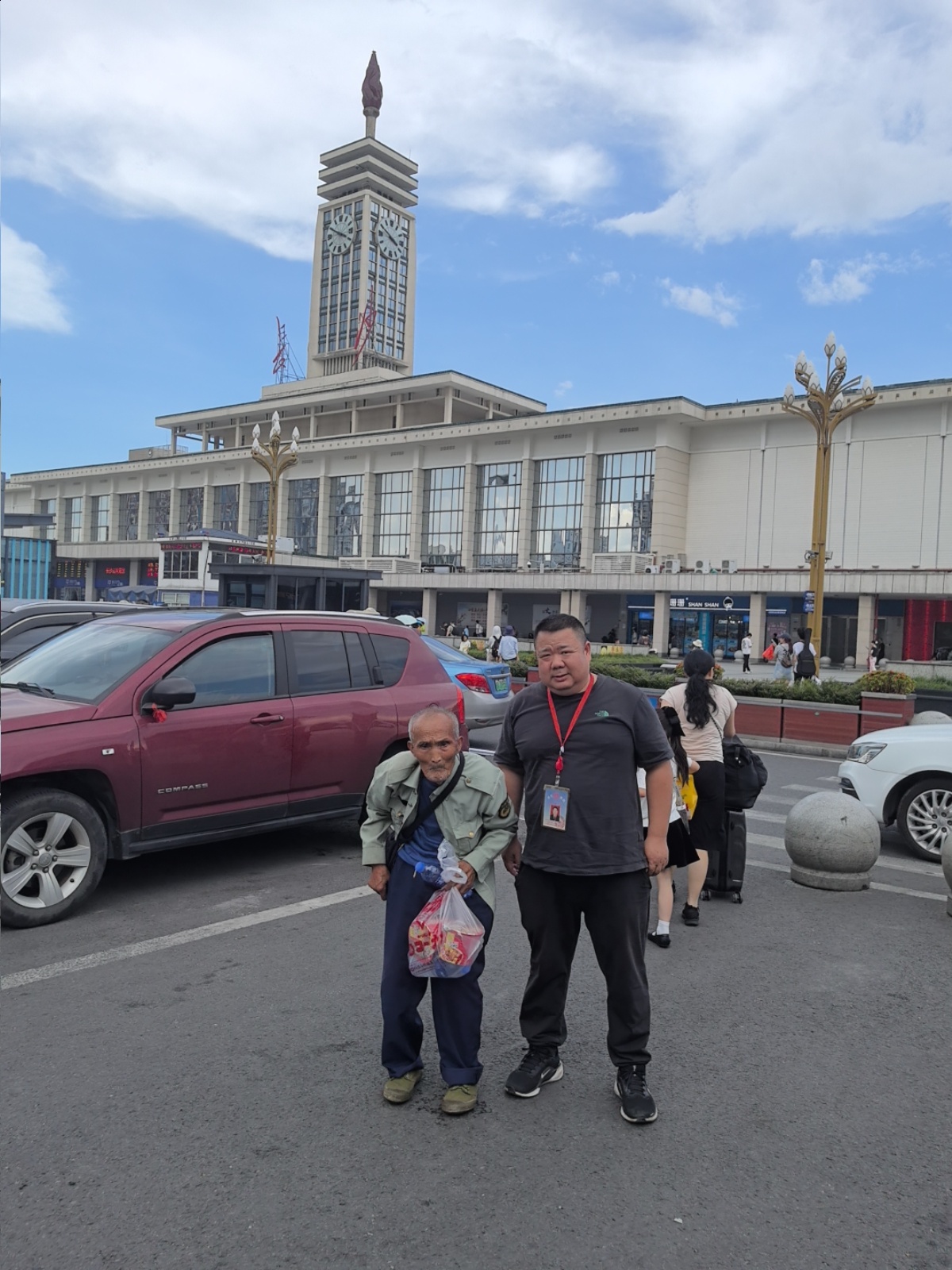 酷暑炎热，雨花区救助站为困难群体撑起坚实的“遮阳伞”