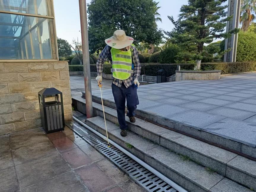 雨花区园林中心开展基孔肯雅热防控