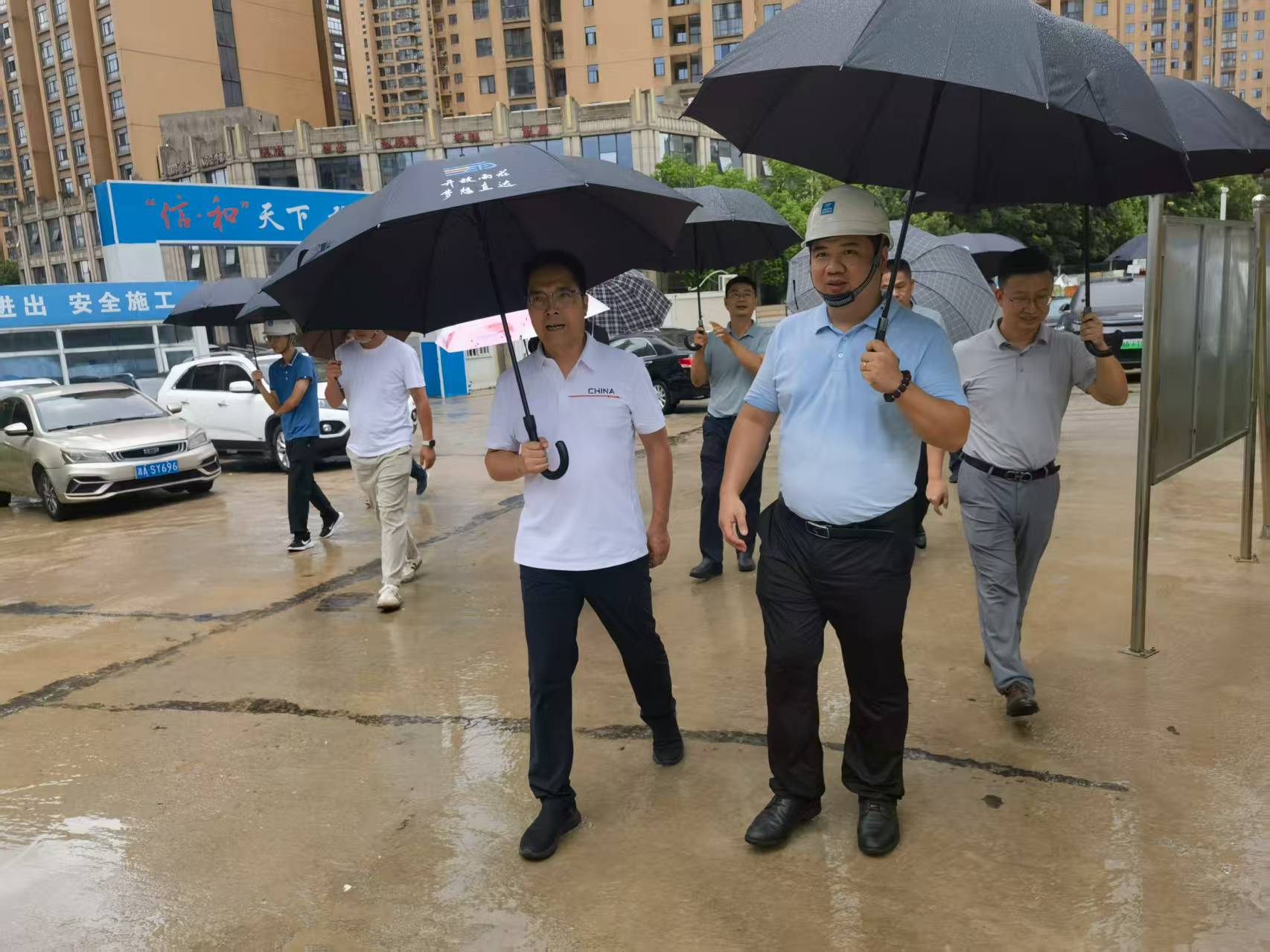 区领导督导学校项目建设