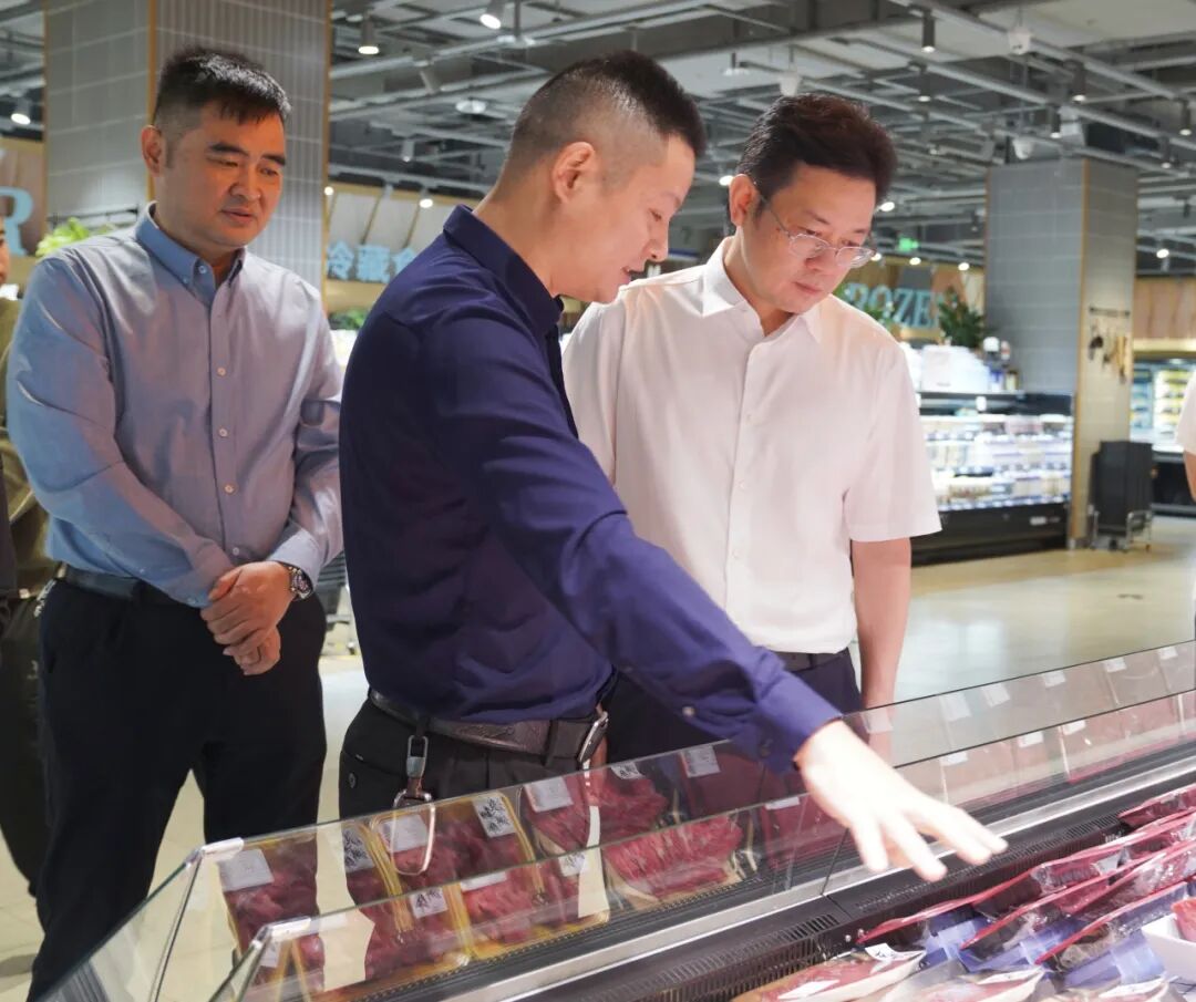 黄军其督导检查节前安全生产、食品 安全包保工作